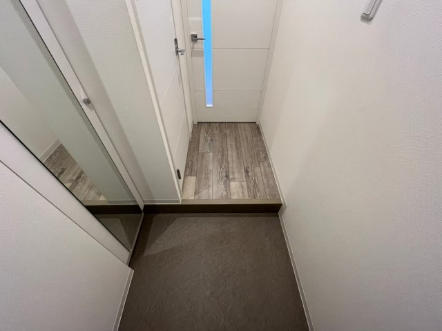 玄関　ルクール金山