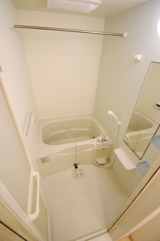 バス・シャワールーム　バス