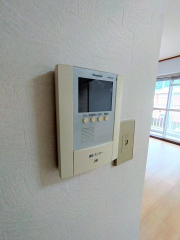 セキュリティ　※同物件　別のお部屋の写真です。