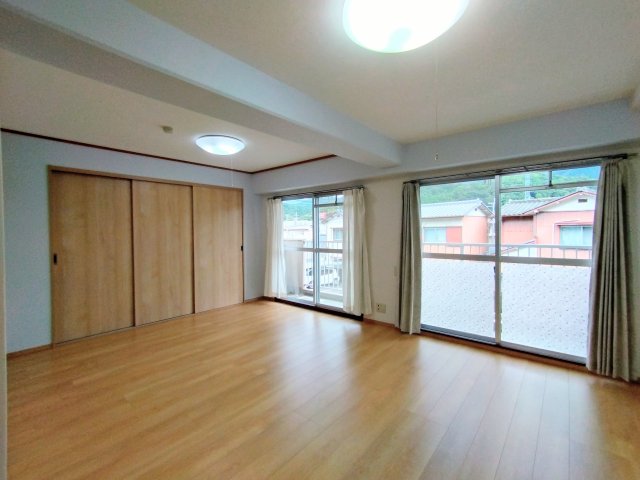 居室・リビング　※同物件　別のお部屋の写真です。