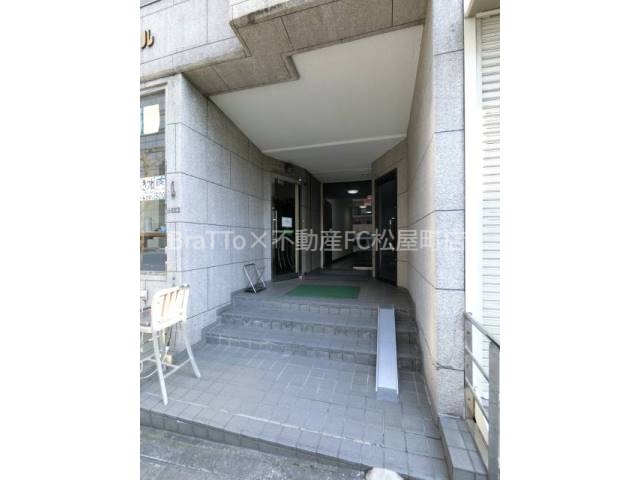 エントランス　マンション共用部分