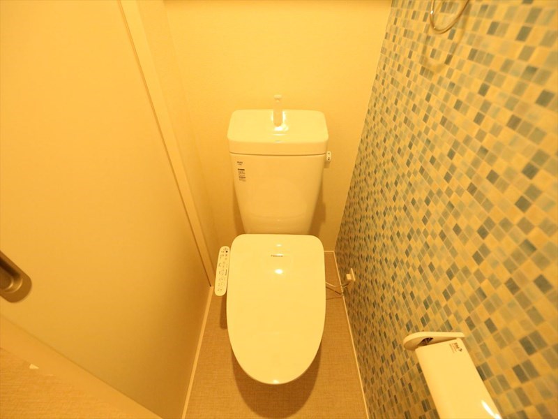 トイレ　温水洗浄暖房便座付トイレ　同仕様写真