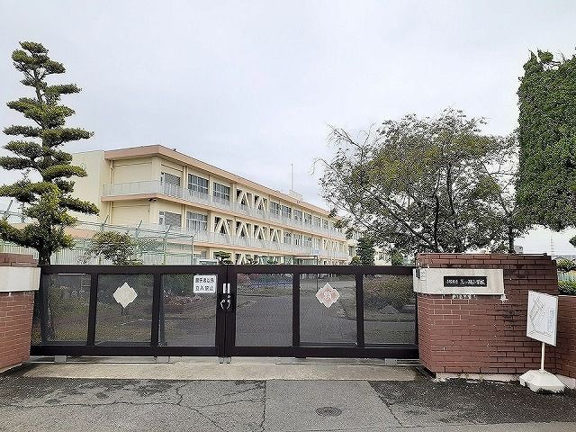 小学校　小牧市立　三ツ渕小学校（小学校）まで550m