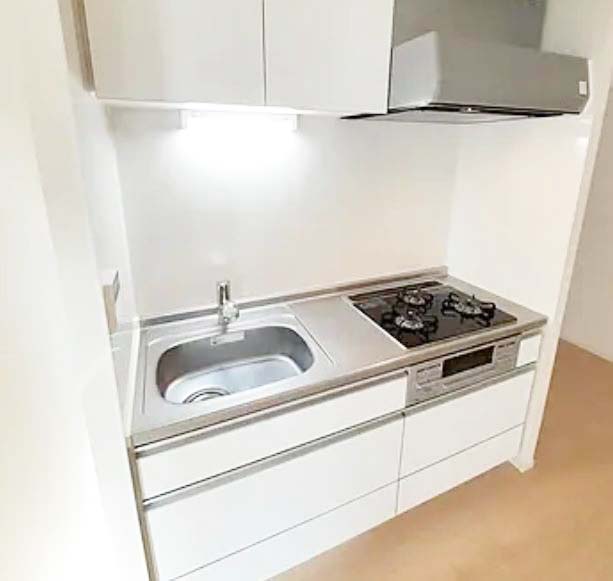 キッチン　★3口コンロ、システムキッチングリル付★