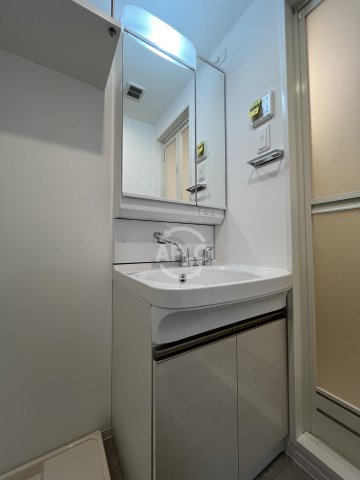 洗面設備　ワールドアイ難波citygate　独立洗面台