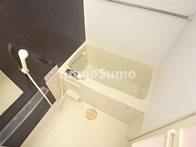 バス・シャワールーム　落ち着いた空間のお風呂です