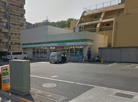 コンビニ　ファミリーマート　小豆沢環八通り店（コンビニ）まで546m