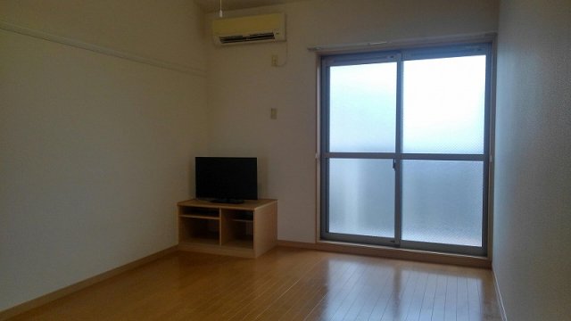 居室・リビング　こちらのリビングで趣味の時間をお楽しみください