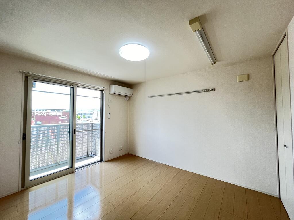 居室・リビング　※同タイプ写真