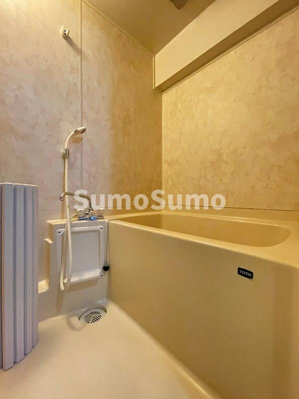 バス・シャワールーム　コンパクトで使いやすいお風呂です