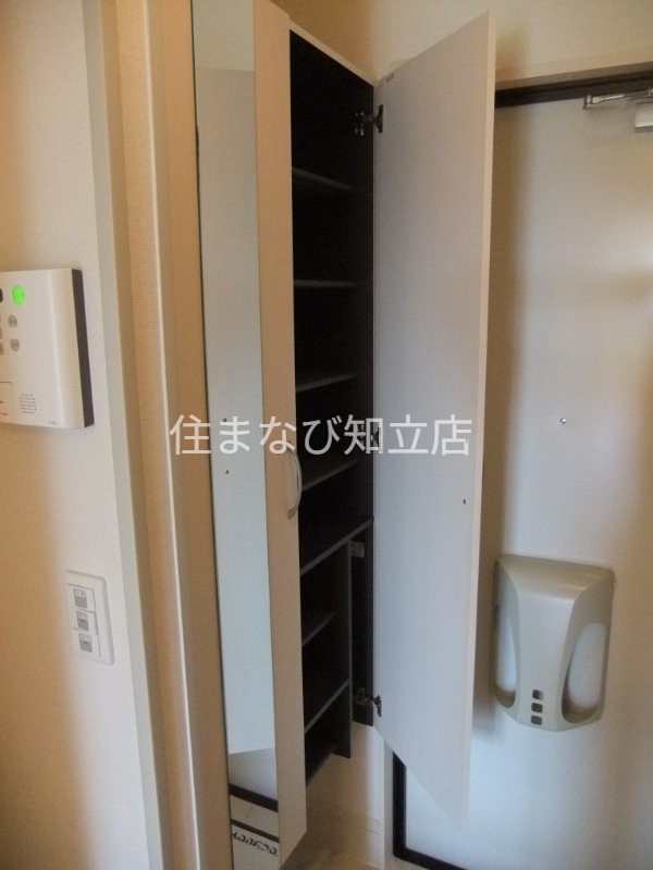 玄関　同型別部屋写真