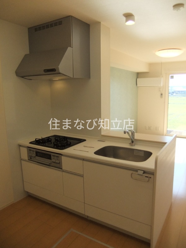 キッチン　同型別部屋写真