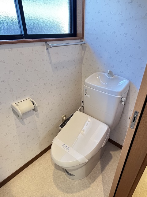 トイレ　♪２階の温水洗浄便座付きトイレ