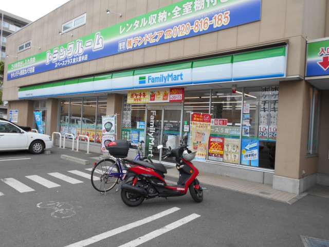 コンビニ　ファミリーマート東久留米本町二丁目店（コンビニ）まで390m