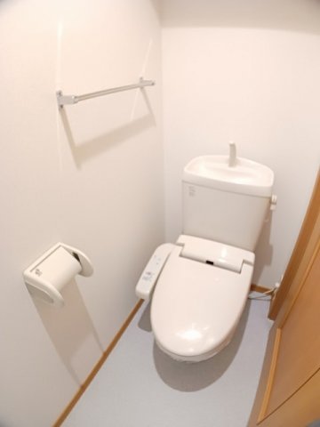 トイレ　落ち着いたトイレです