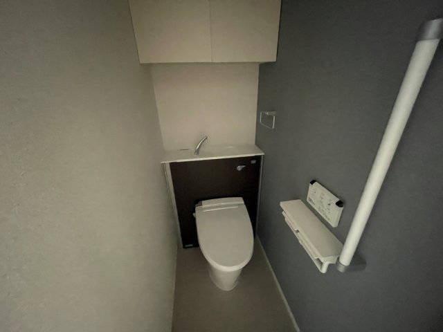 トイレ　ウォシュレット付きのトイレです♪