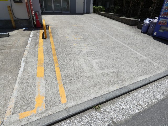 駐車場　リバー綱島