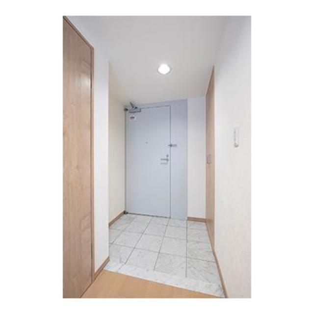 玄関　※写真は同タイプ住戸です。