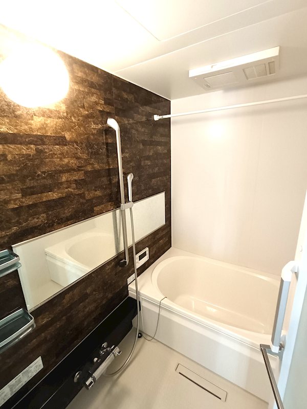 バス・シャワールーム　※同タイプ別居室のお写真です。