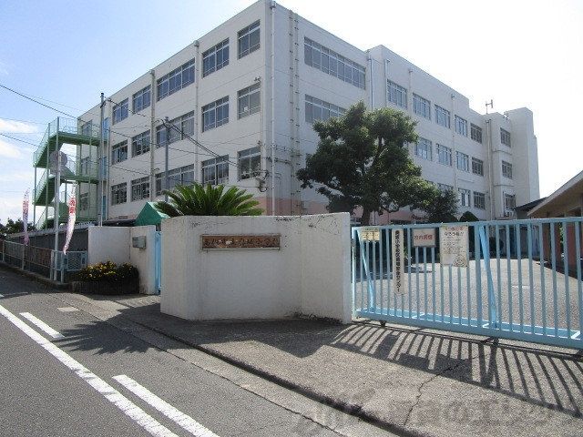 小学校　高槻市立奥坂小学校（小学校）まで2200m