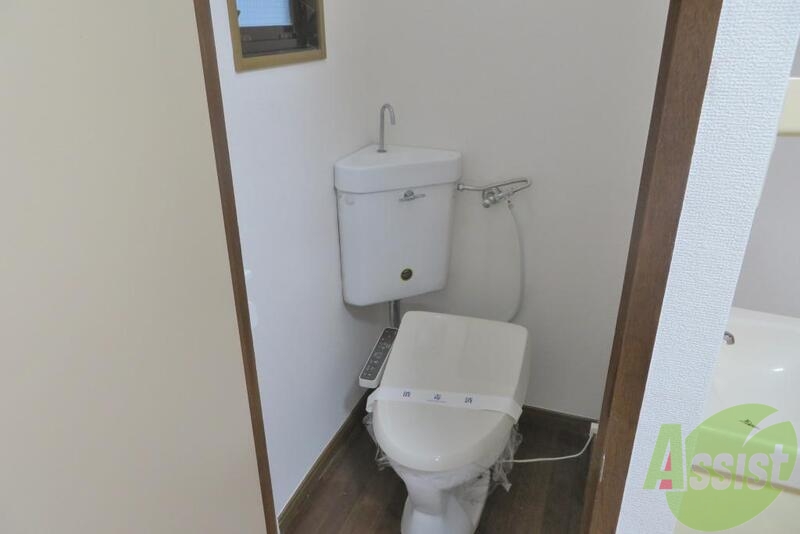 トイレ　トイレはシンプルですが使いやすそうです。