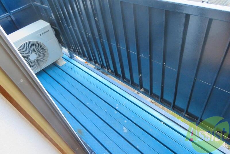 バルコニー　バルコニーでは洗濯物が干せそうですね～。