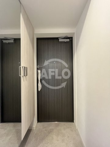 玄関　スプランディッドライズ新大阪ノース　玄関