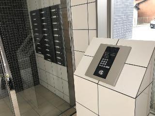 エントランス　外観写真（昼）