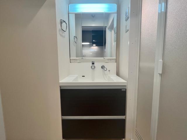 洗面設備　洗髪洗面化粧台