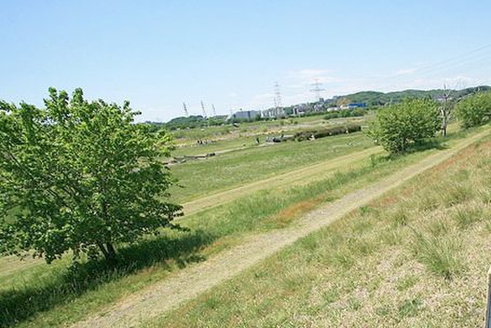 公園　多摩川親水公園（公園）まで550m