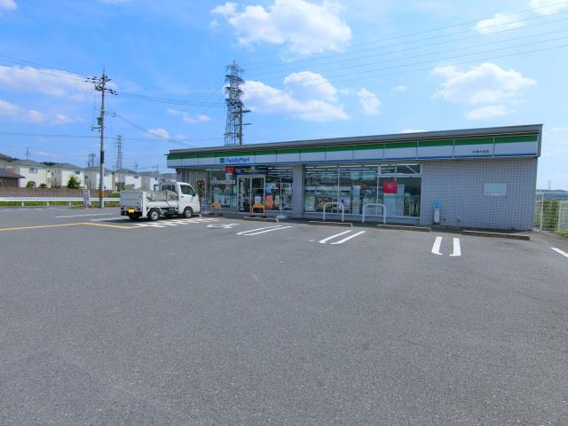 コンビニ　ファミリーマート（コンビニ）まで546m