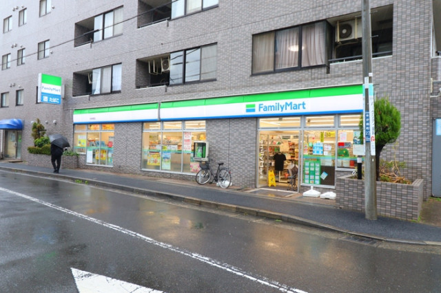 コンビニ　ァミリーマート今井南町店（コンビニ）まで240m