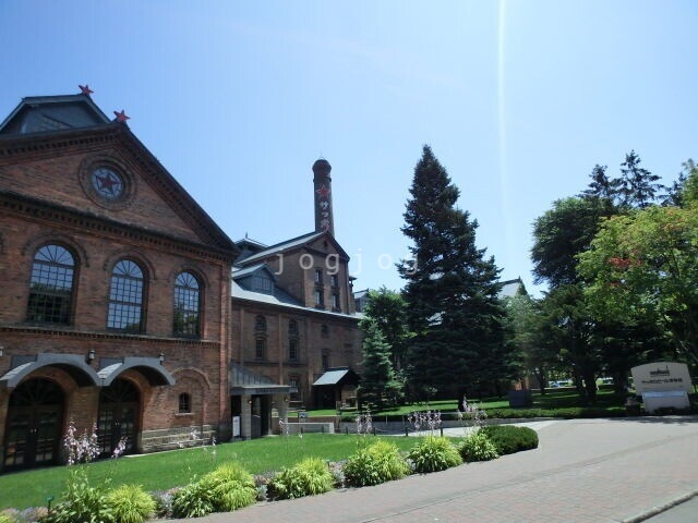 飲食店　サッポロビール園（飲食店）まで815m