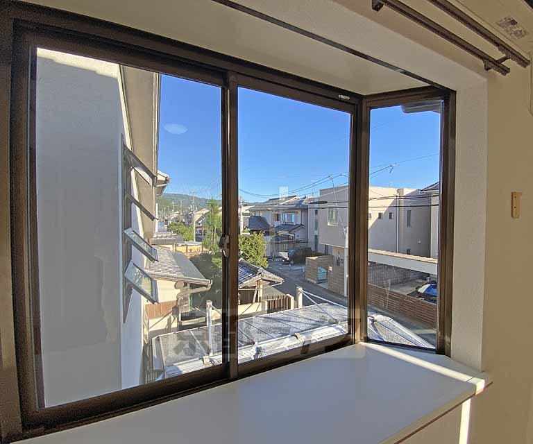 眺望　東出窓からの景色です。