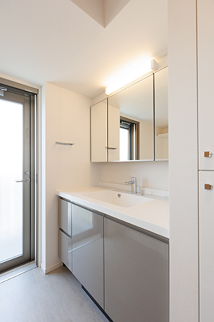 洗面設備　※写真は同タイプ住戸です。
