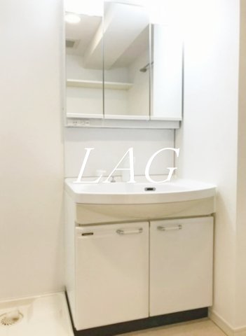 洗面設備　独立洗面台です。