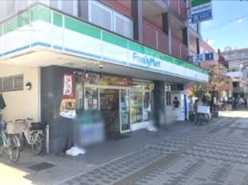 コンビニ　ファミリーマート俊徳道店（コンビニ）まで209m