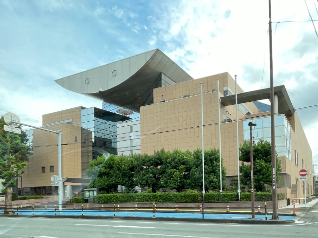図書館　沼津市立図書館（図書館）まで931m