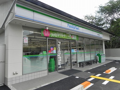 コンビニ　ファミリーマート 川端修学院店（コンビニ）まで529m