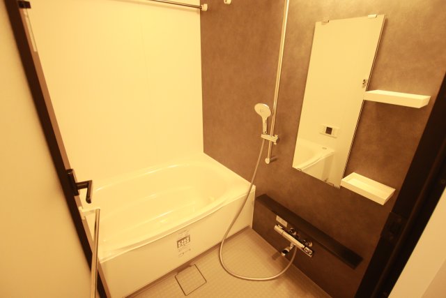 バス・シャワールーム　※別室の参考写真の為、現況優先です。