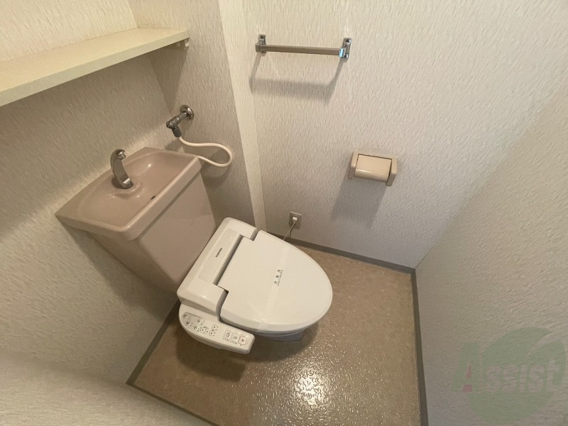 トイレ　こちらはトイレです。清潔感があり、安心して使用できます。