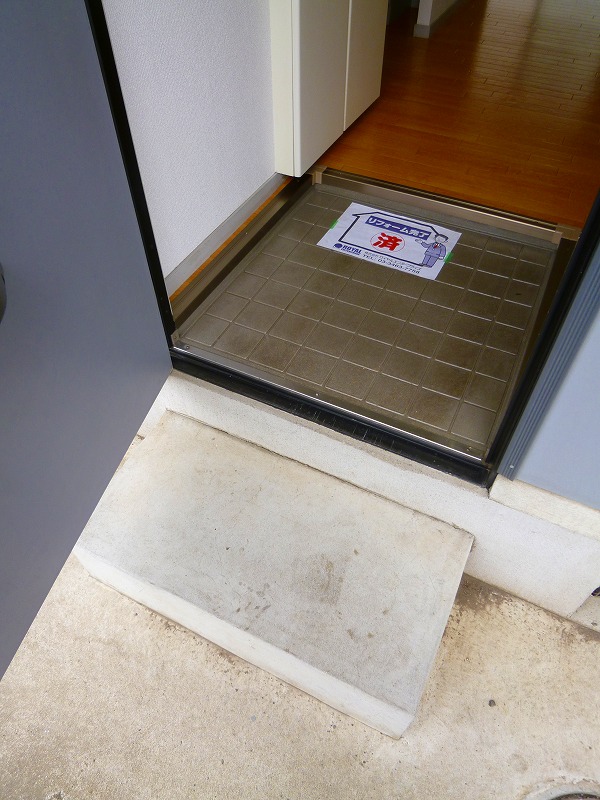 玄関　ウイングイーストの玄関