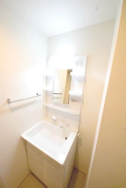 洗面設備　あると便利な独立洗面台です