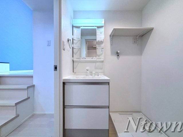 洗面設備　独立洗面化粧台付き