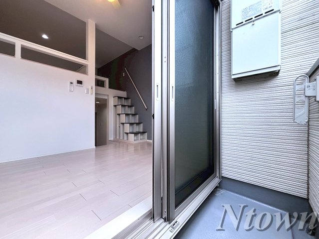 バルコニー　外からの目が気にならないバルコニーで洗濯物が干せます