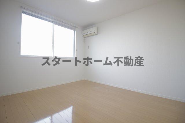 その他部屋・スペース　使い勝手のいい寝室です