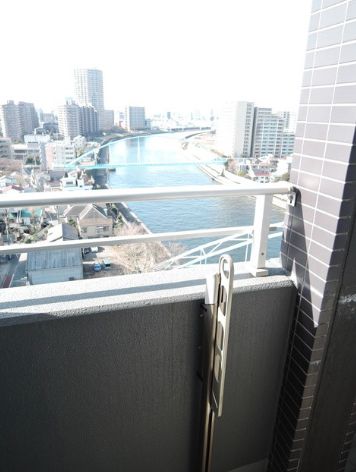 バルコニー　落ち着いた時間を過ごせるバルコニーです