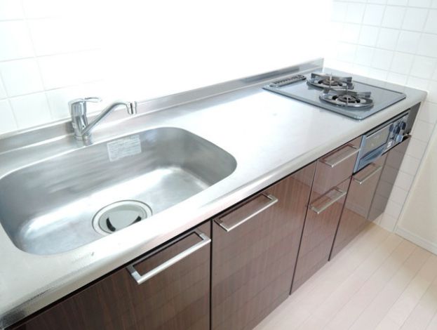 キッチン　コンパクトなキッチンで掃除もラクラク