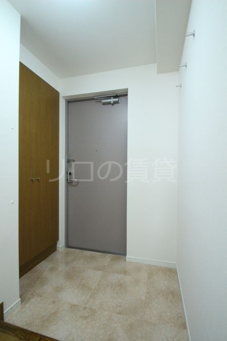 玄関　反転タイプ参考写真