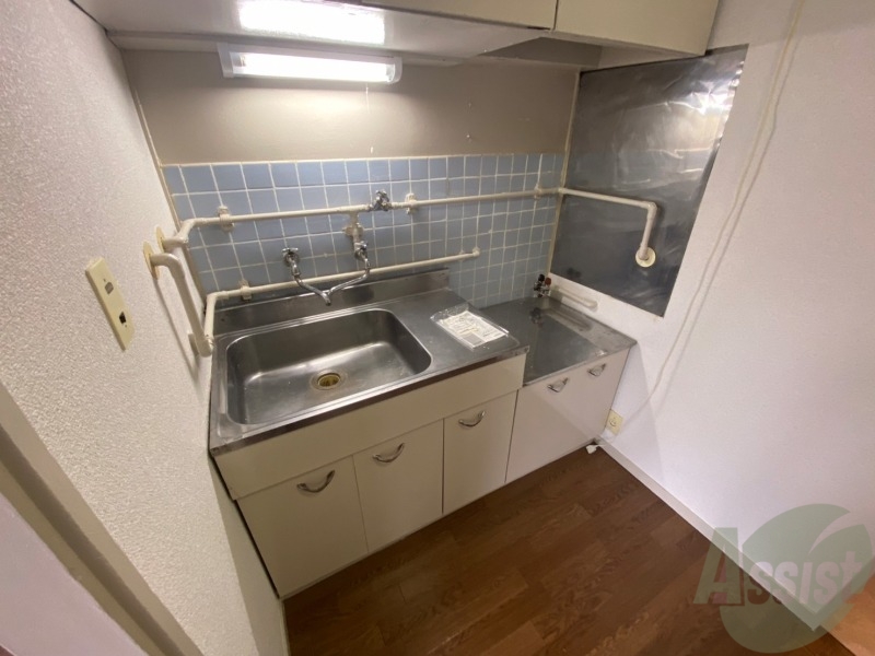 キッチン　ガスキッチンです。２口コンロが設置できます。